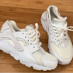 White nike Huarache
